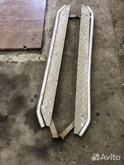 Ступеньки порогов на Мицубиси Педжеро 2