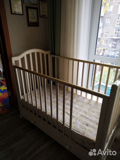 Детская кроватка