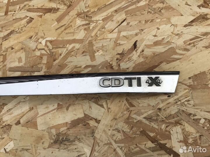 Хром молдинг двери багажника Opel Antara