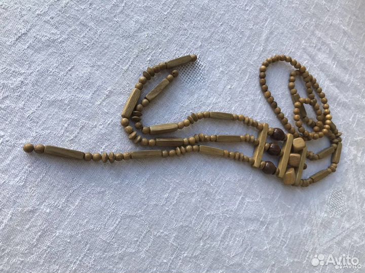 Бусы из дерева