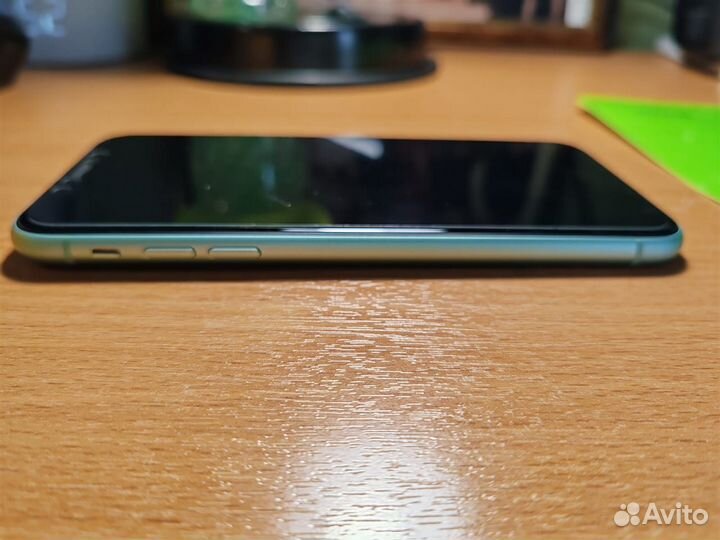 Телефон iPhone 11 64gb