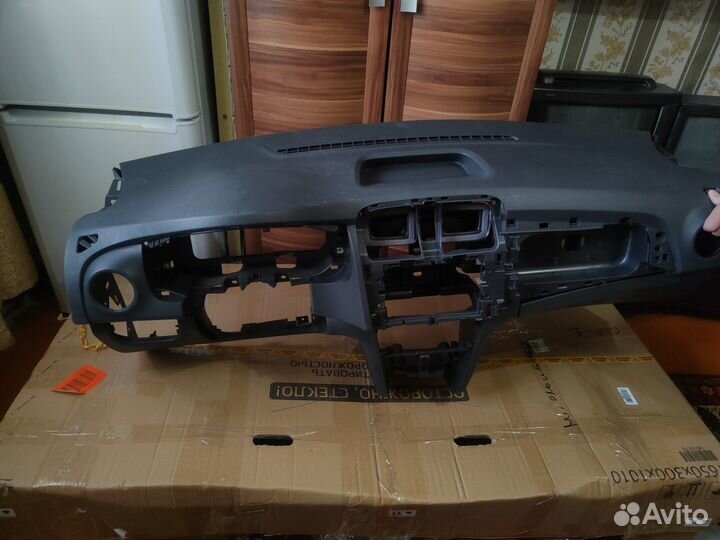 Панель приборов (торпедо) Renault Sandero 2