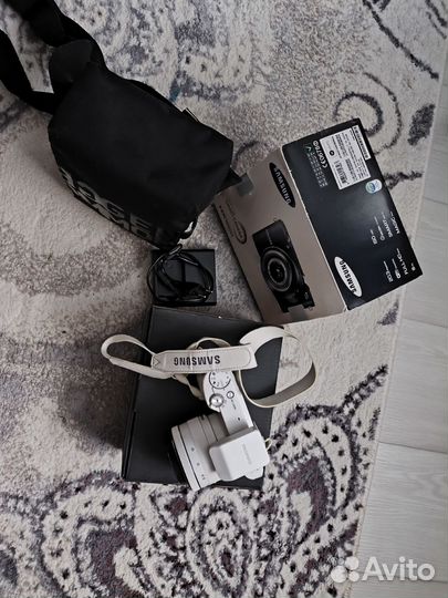 SMART camera Samsung NX10000