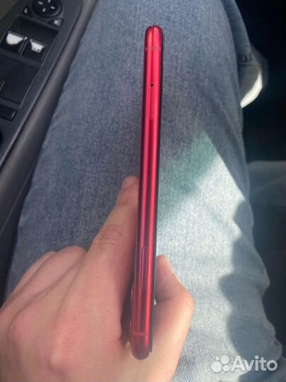 Телефон iPhone 11