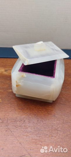 Шкатулка из офиокальцита