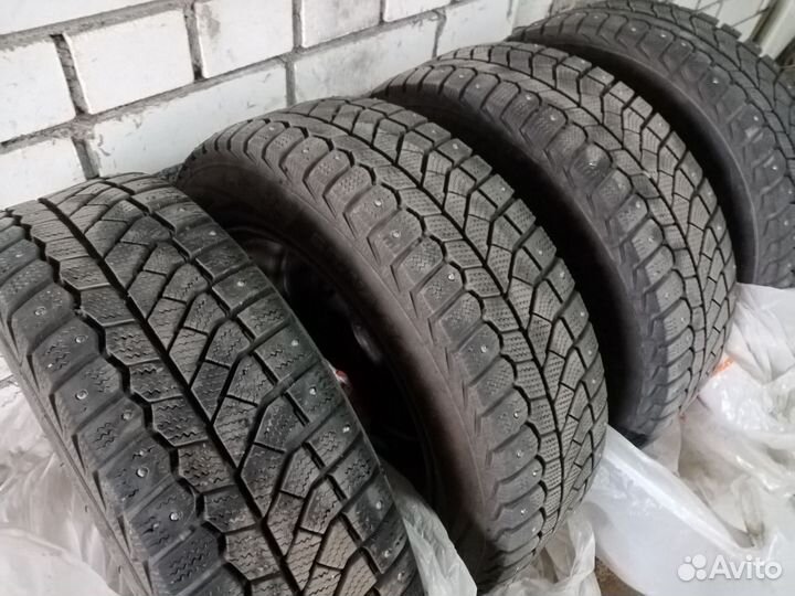 Viatti Brina Nordico V-522 175/65 R14 82T