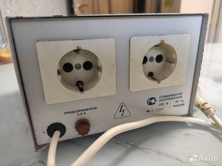 Стабилизатор напряжения 