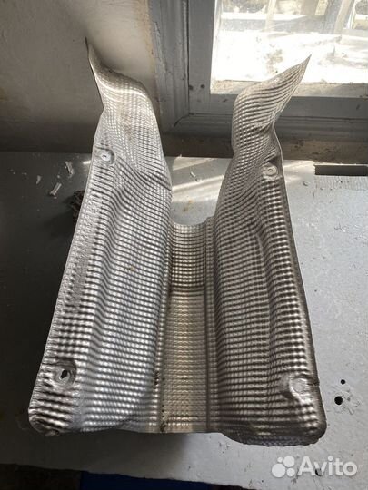 Тепло защита выхлопа на w211