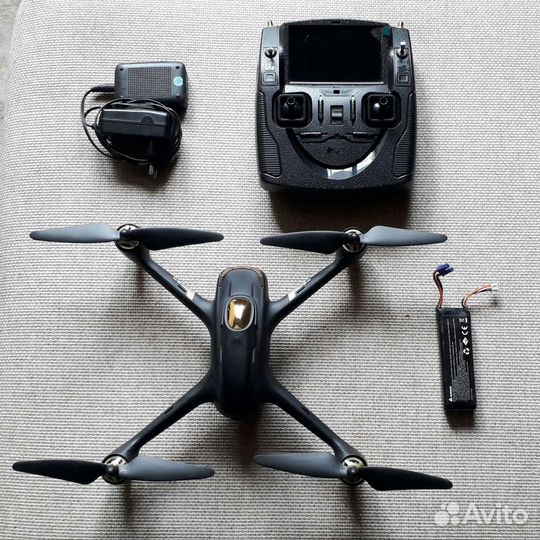 Квадрокоптер Hubsan X4 FPV Brushless