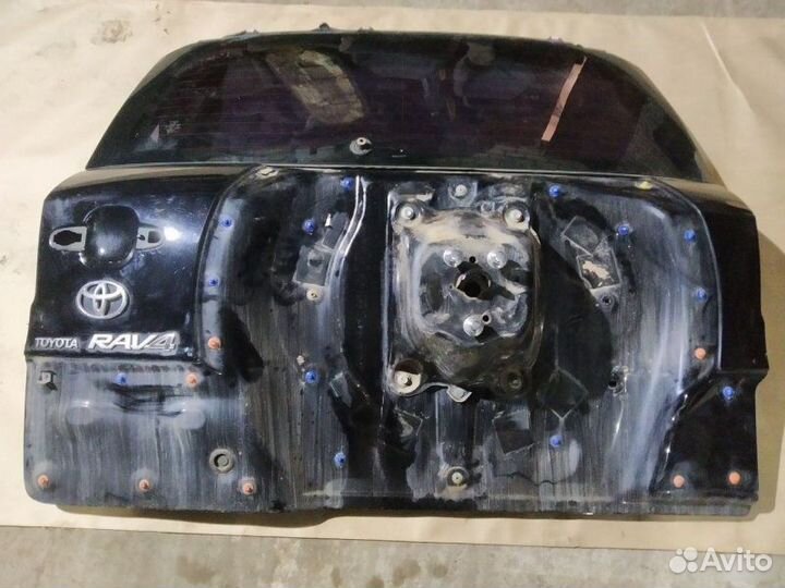 Дверь багажника Toyota Rav4 XA30