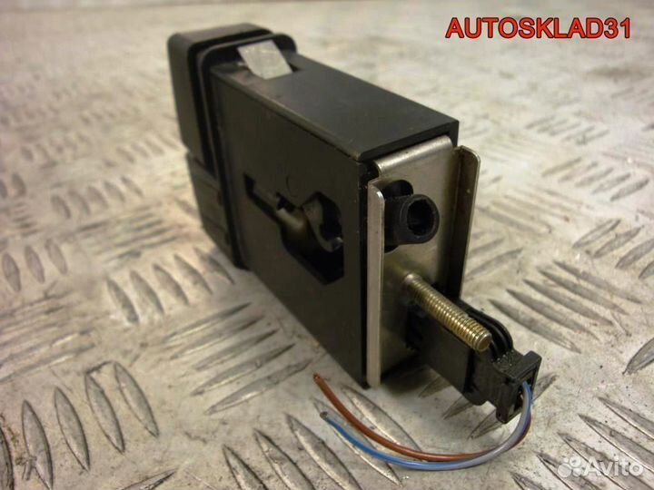 Замок бардачка Audi A8 D2 4D1857147A