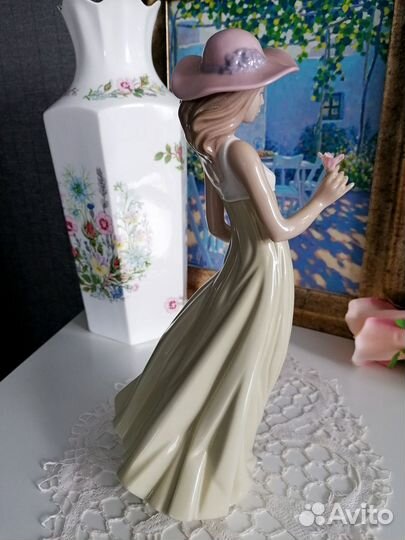 Статуэтка Lladro nao Нежный бриз фарфор Испания