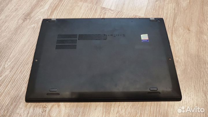 Lenovo Thinkpad X1 Carbon Gen 5 (i5/8/256)