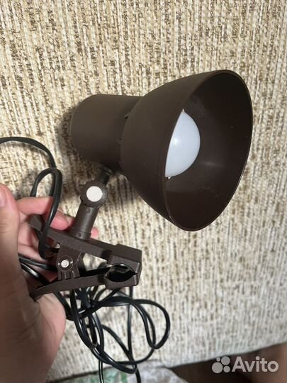 Лампа на прищепке с длинным проводом светильник