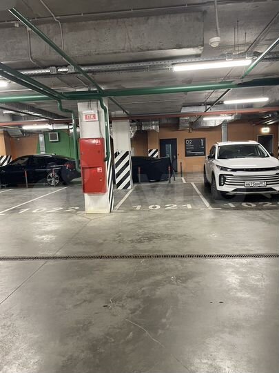 Машиноместо, 12 м²