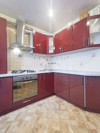 2-к. квартира, 49 м², 1/3 эт.