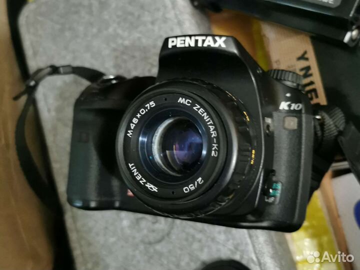 Зеркальный фотоаппарат Pentax K10 D с обьективом