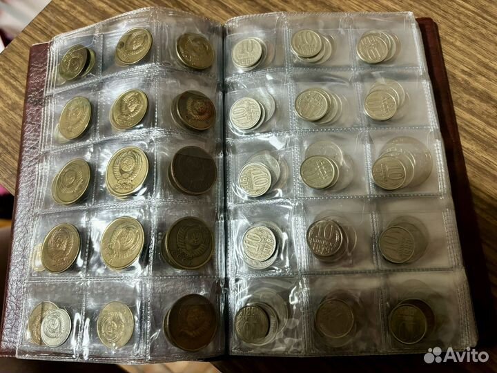 Продам альбом с монетами