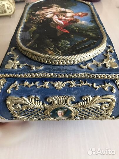 Шкатулка из папье-маше