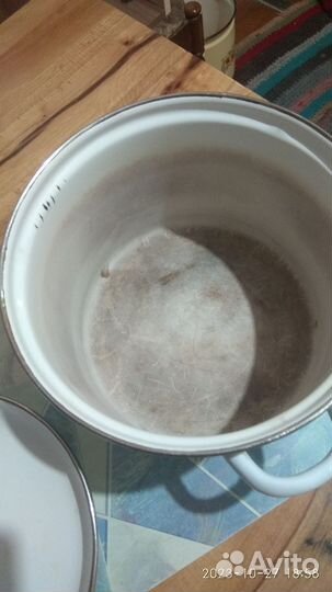 Кастрюли,крышки к сковородкам