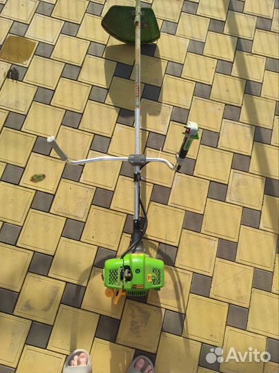 Коса бензиновая