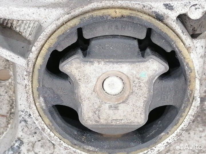 Балка под двс передняя Audi A3 8PA cdaa 2010