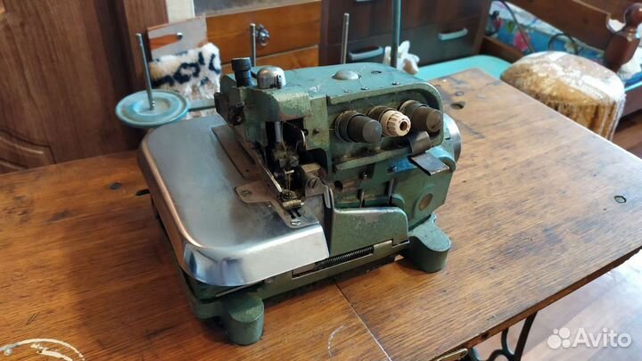 Оверлок для швейной машины