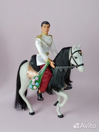 Принц Чарминг и конь