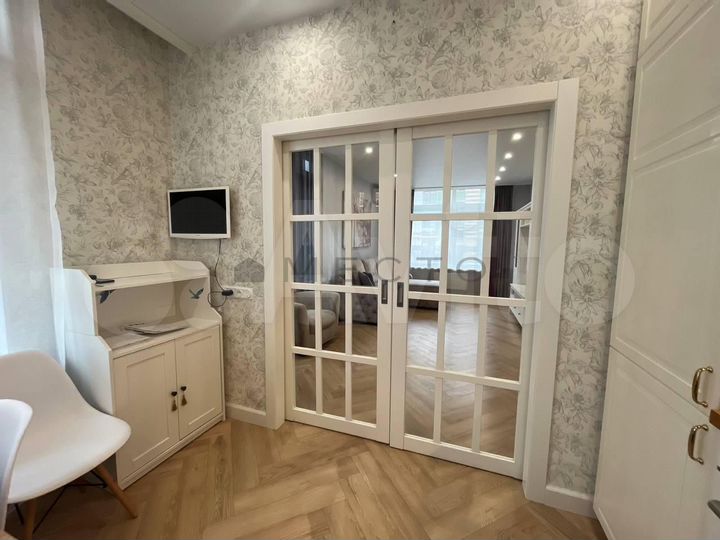 2-к. квартира, 57 м², 1/4 эт.