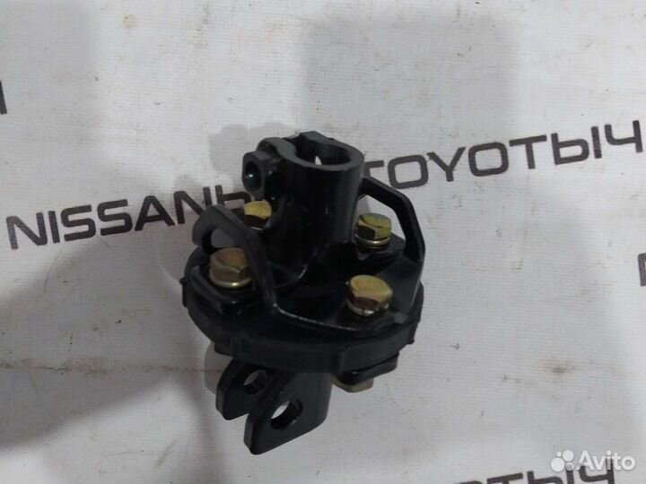 Муфта рулевого кардана Nissan Pathfinder R51