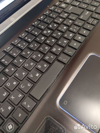 Большой игровой ноутбук HP Pavilion c хорошей виде