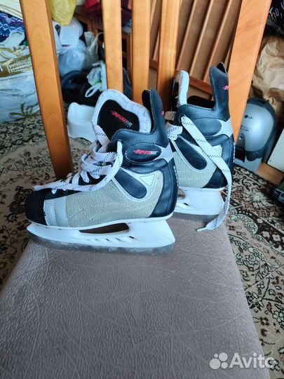 Коньки хоккейные