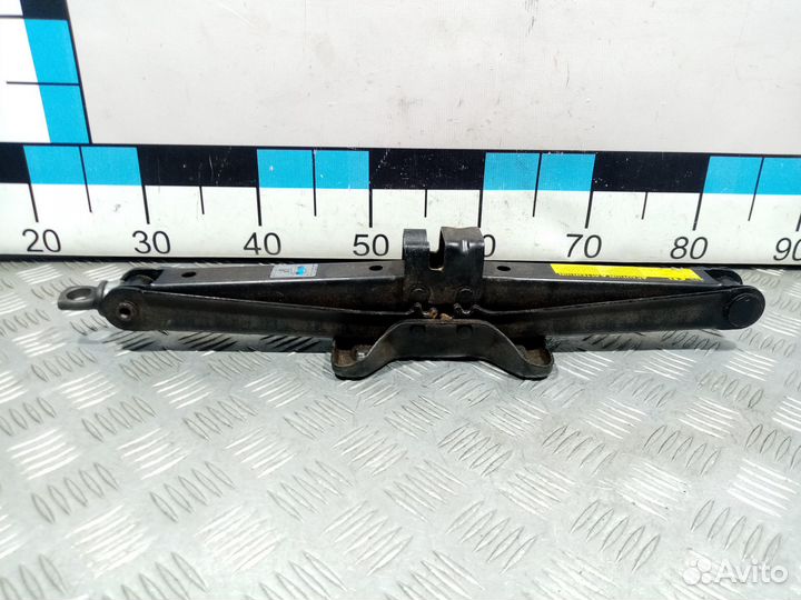 Б/У Домкрат RAV 4