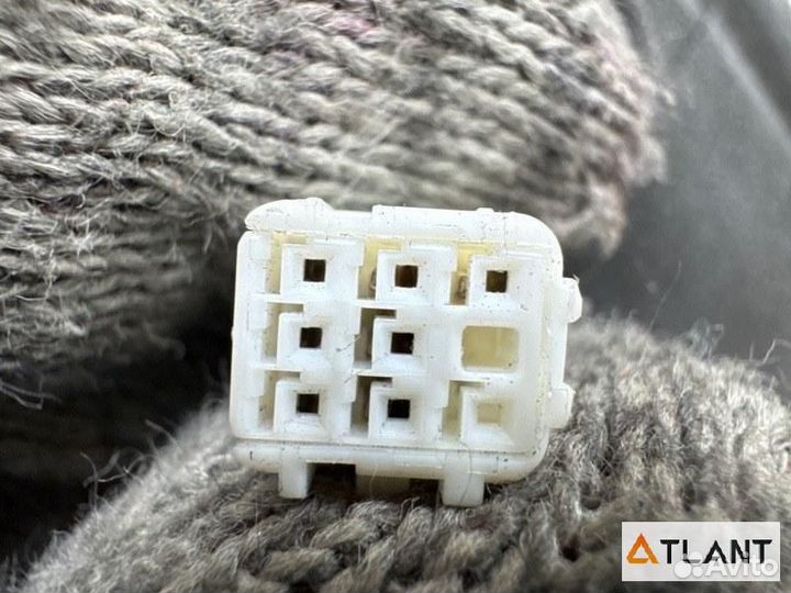 Зеркало переднее правое mazda axela