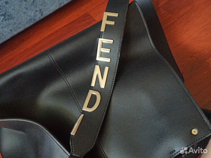 Женская сумка fendi