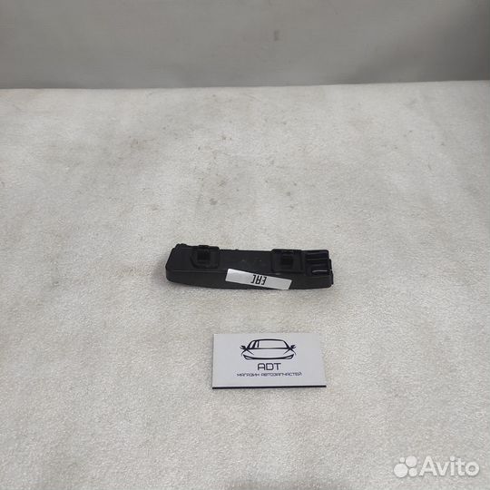 Кронштейн переднего бампера правый honda accord 8