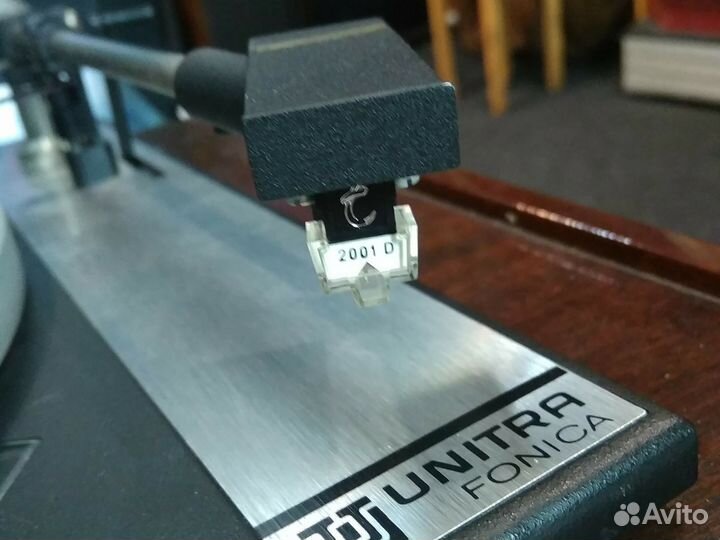 Проигрыватель грампластинок