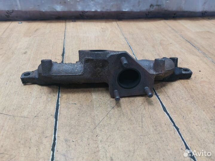 Коллектор выпускной Opel Astra J A17DTR 2011