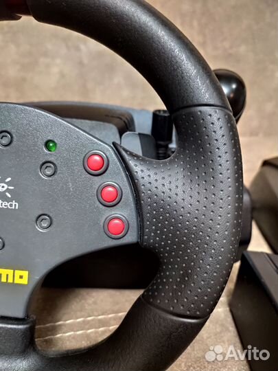 Игровой руль logitech momo racing