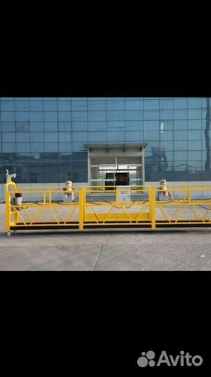 Фасадный подёмник ZLP-630. Столы каменщиков