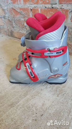 Горнолыжные ботинки детские