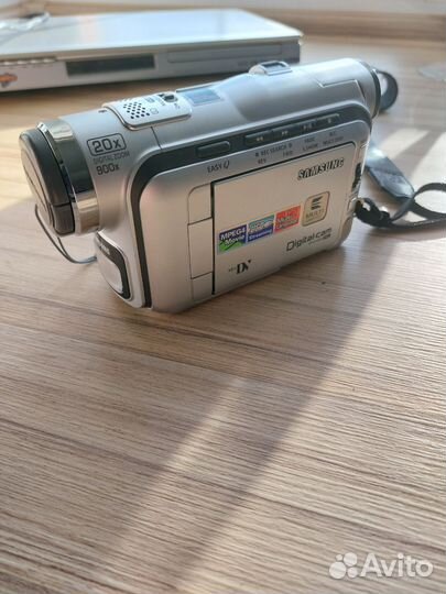 Цифровая видеокамера Samsung