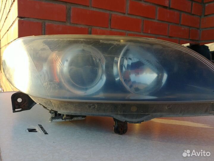 Фара передняя, ксенон (правая) для Мазды 3 bk, рес