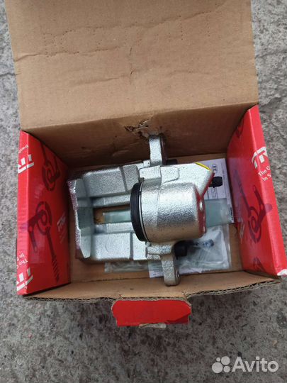 Суппорт передний левый Renault Logan