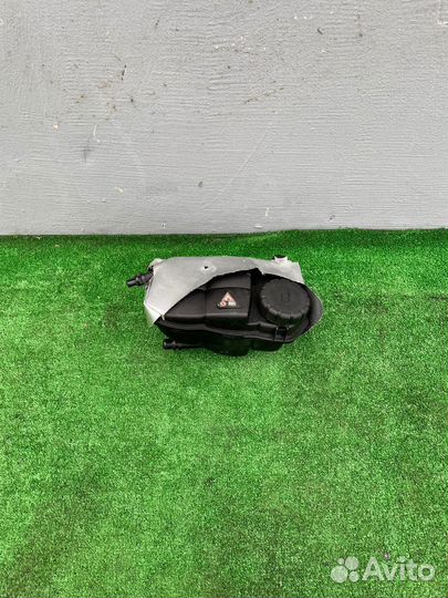 Mercedes s c217 w222 63 amg бачок двигателя