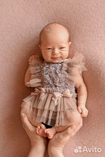 Эксклюзивное платье для новорожденной девочки