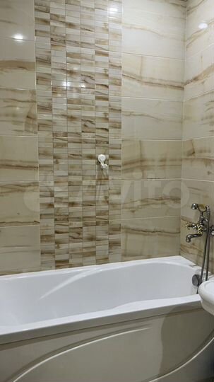 2-к. квартира, 70 м², 6/10 эт.