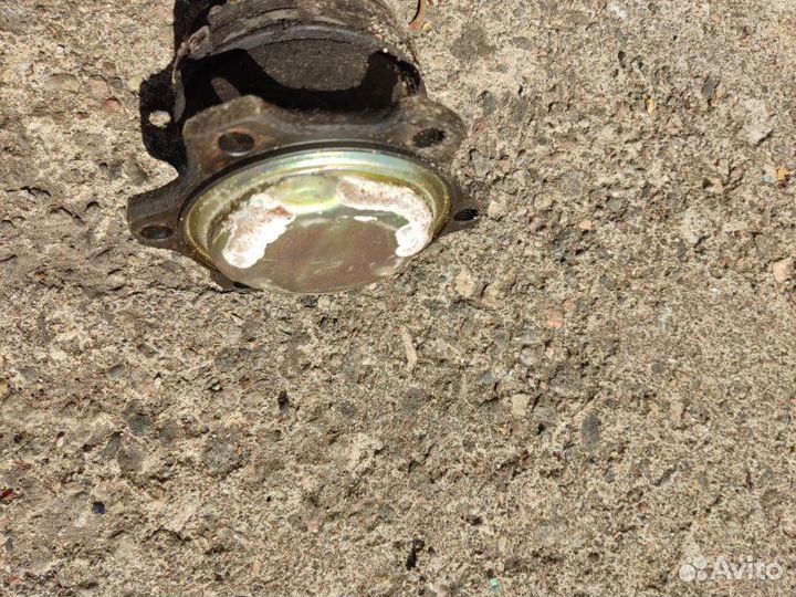 Полуось передний правый Audi A6 седан 2.4I 1998