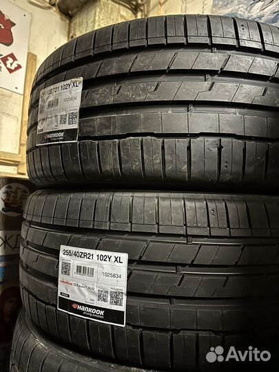 Hankook Ventus S1 Evo3 SUV K127A 255/40 R21 и 285/35 R21 105Y