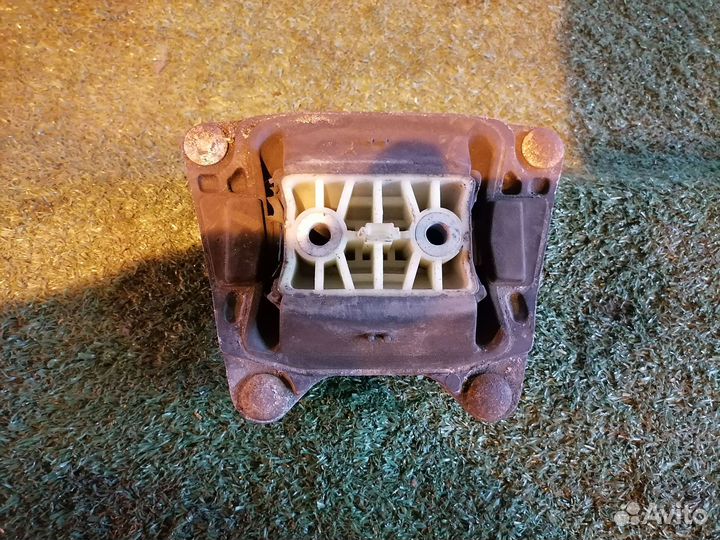 Опора кпп (подушка) задняя 4F0399151BL Audi A6 C6